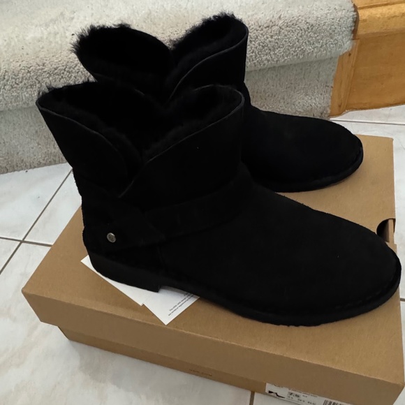 UGG Zariyah Water Repellent Ankle Bootie (Women) Size 7.5 - BLACK   NEW - Picture 8 of 14